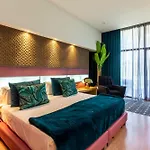 La (adults Only) 5*